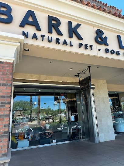 Bark & Luv